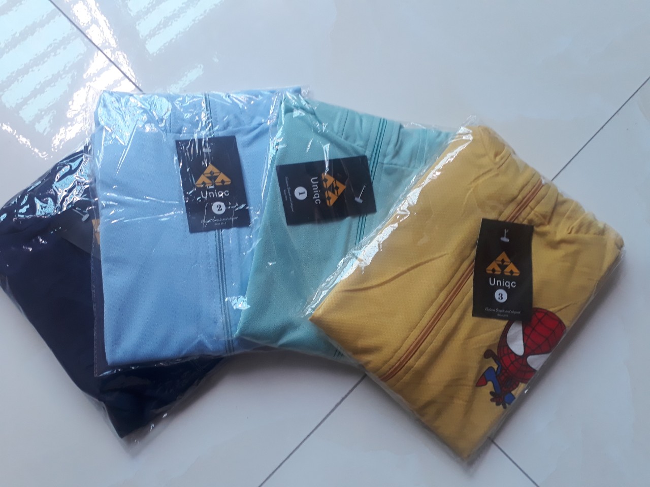 Áo chống nắng in hình spider man dành cho các bé