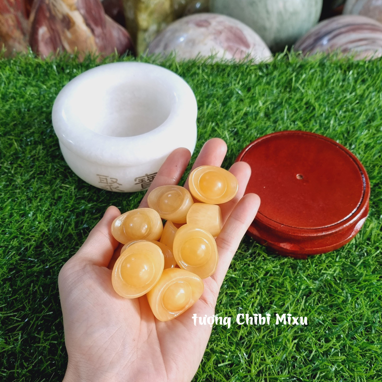 Bát Tụ Bảo bạch ngọc size 10cm (gồm 01 bát + 09 thỏi vàng + 01 đế gỗ)