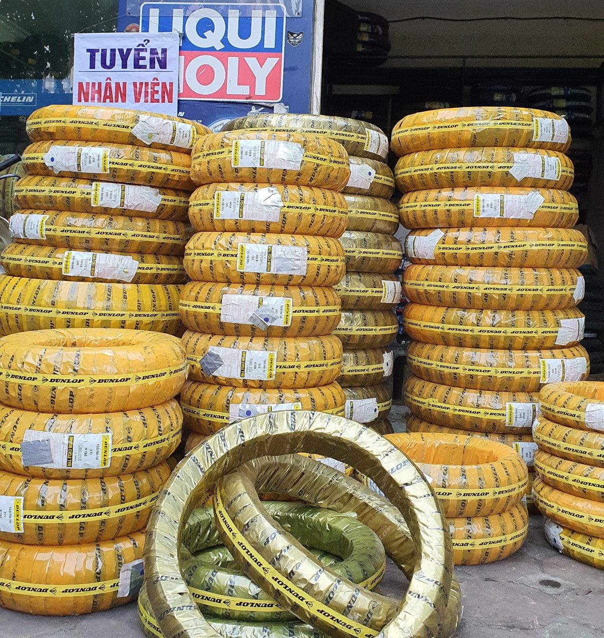Lốp/vỏ xe máy Dunlop 100/90-18 D404F