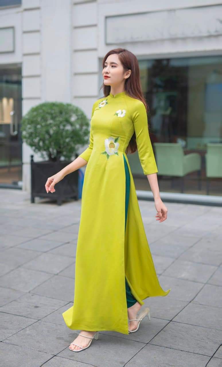 áo dài may sẵn 2022 cốm thêu thủ công ko  kèm quần