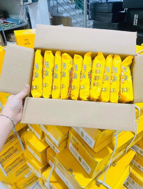 Thùng 10 Gói Khăn Giấy Ướt Con Vịt Vàng DUCKLING