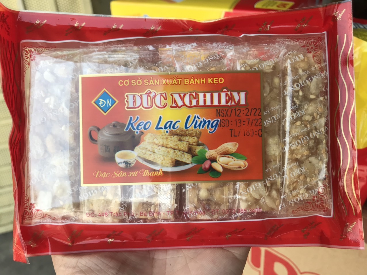 Thanh Hoá - Kẹo lạc gia truyền Đức Nghiêm gói 180g