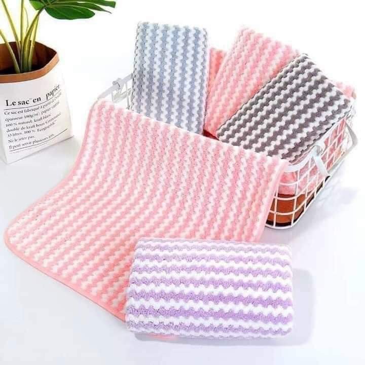 (Hỏa Tốc HCM)Khăn Mặt Lông Cừu Hàn Quốc 50x30cm Siêu Thấm Hút ( Màu Ngẫu Nhiên )