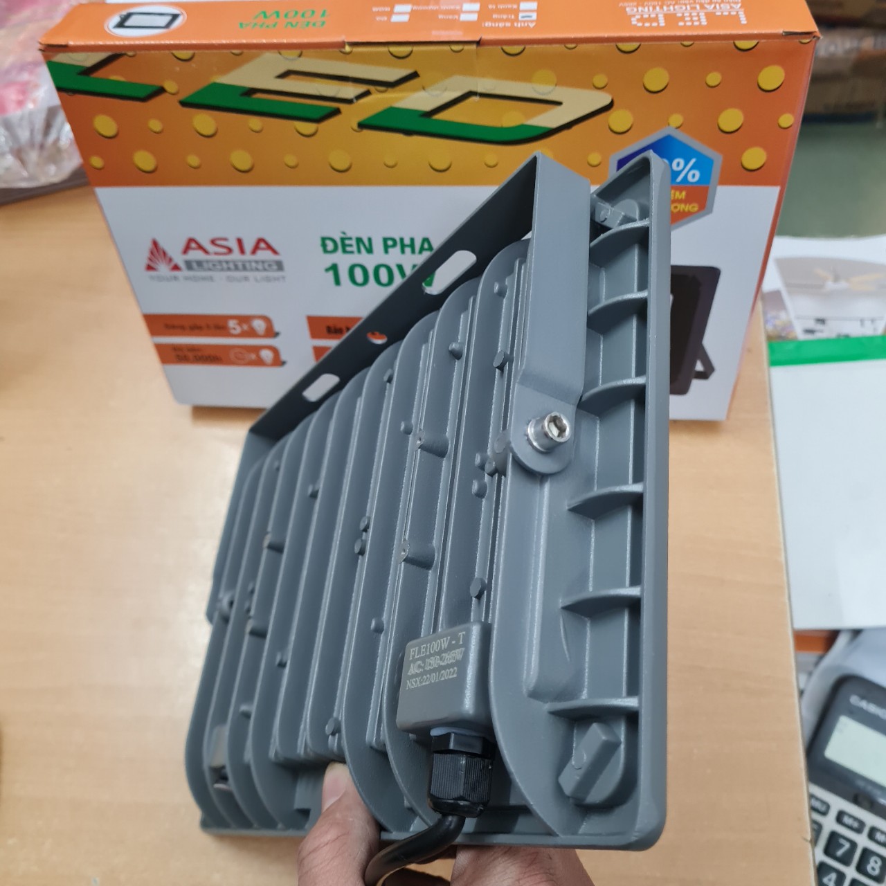 Đèn pha led 100w,150W,200w ánh sáng trắng/vàng Asia