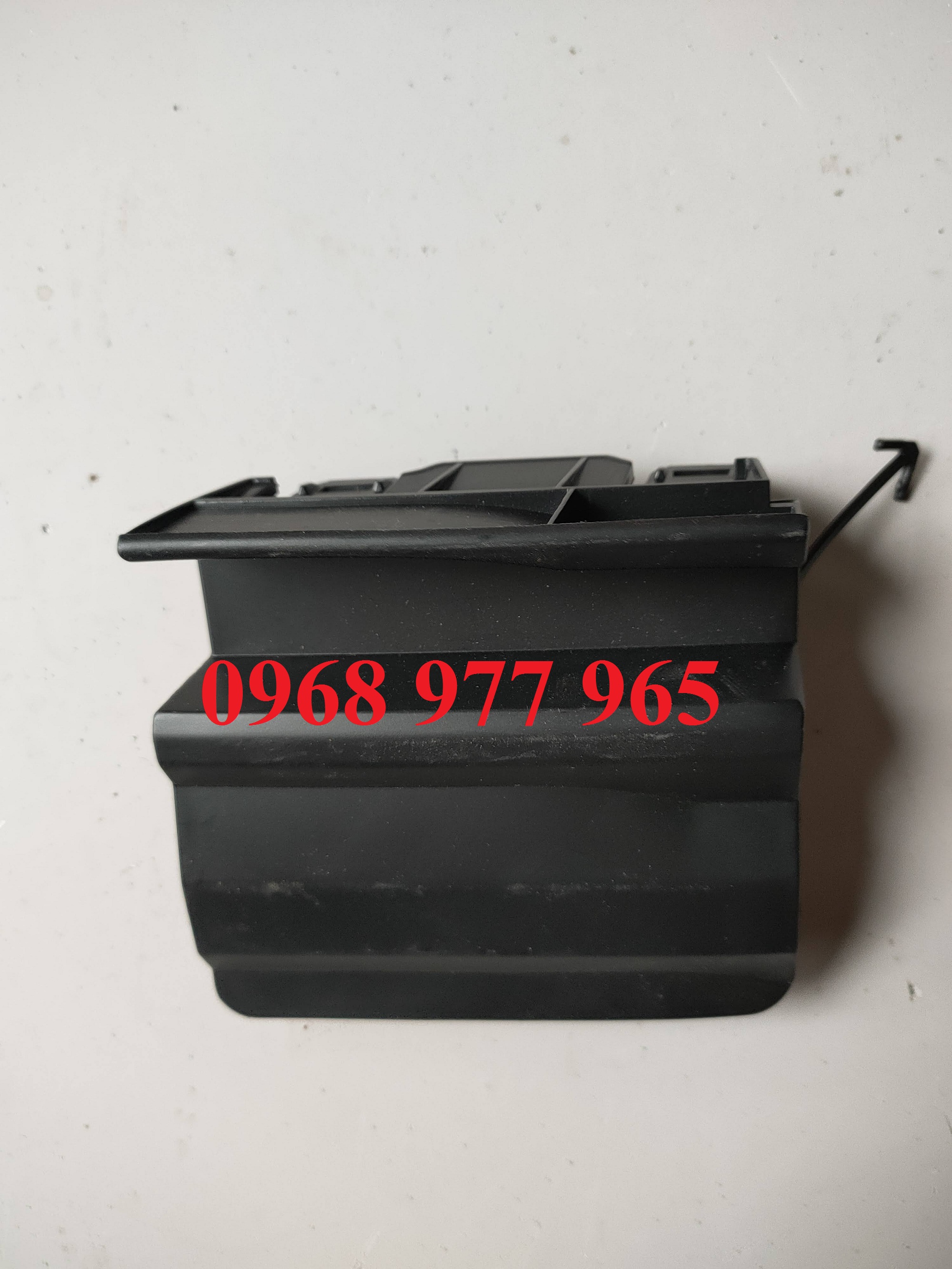 Nắp đậy móc kéo xe vios 18-20