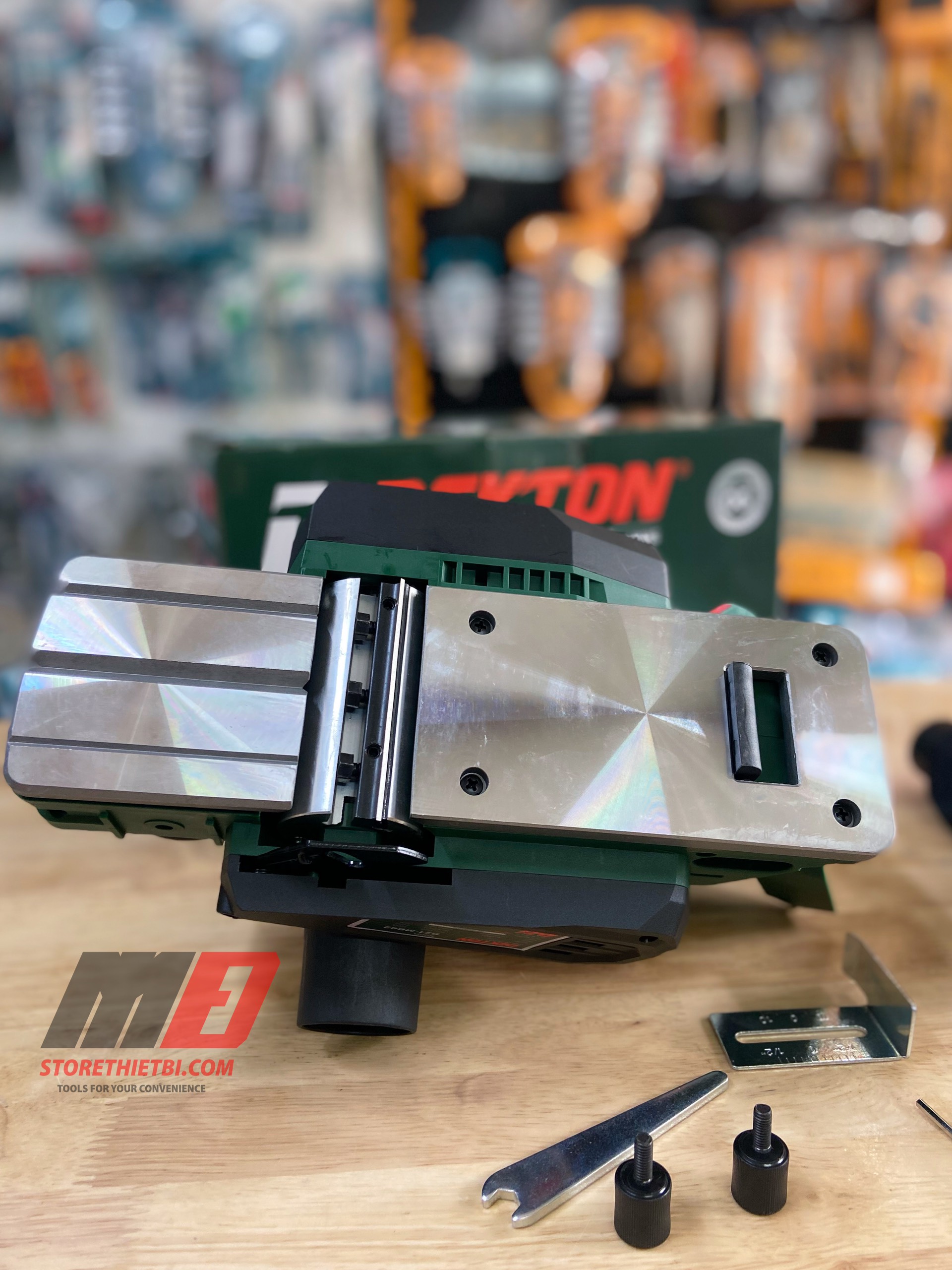 Máy bào 82mm dùng pin Dekton D21-MB82