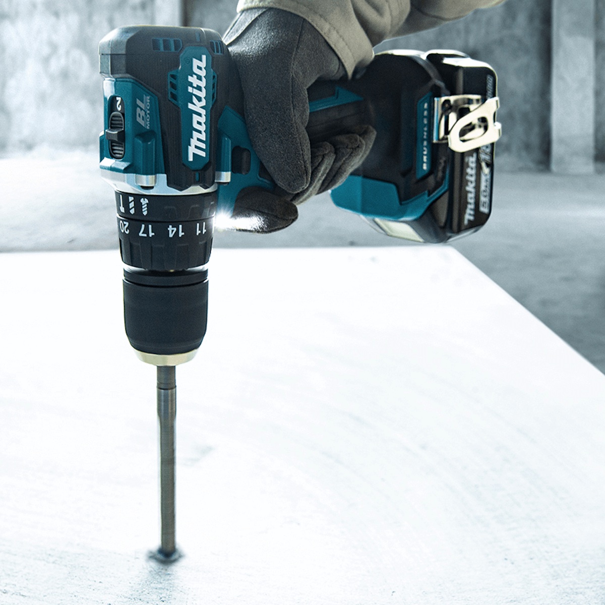 MAKITA DHP482RTE Cordless Hammer Drill 