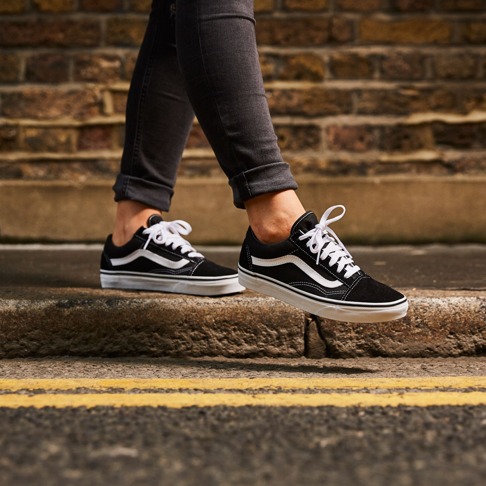 giày vans old skool đen sọc trắng