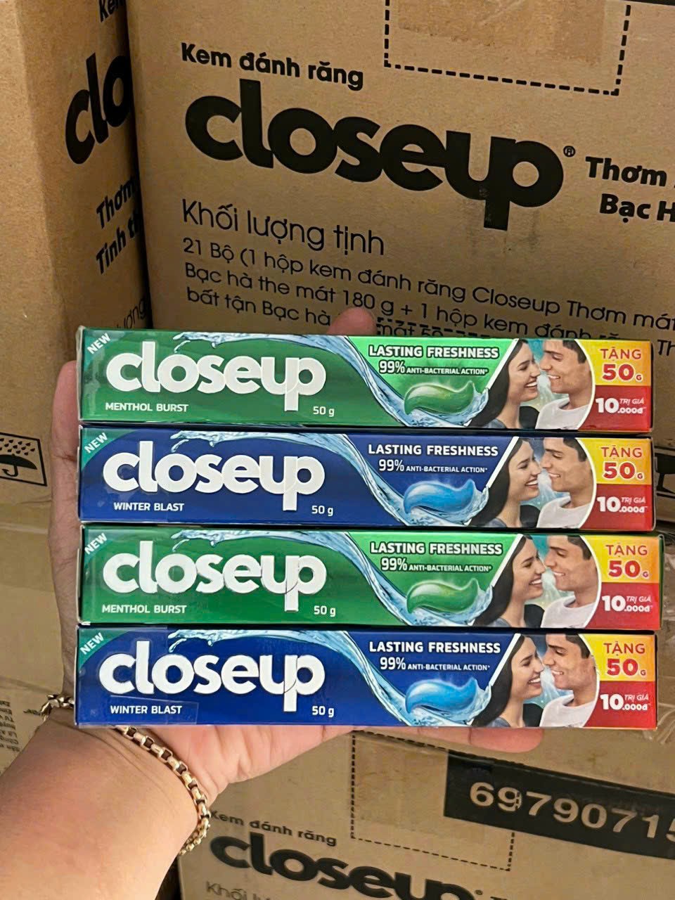 Set 10 tuýp kem đánh răng closeup 50g hkm