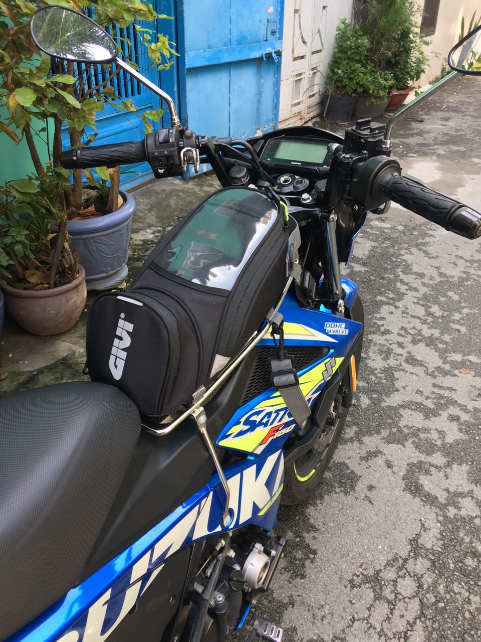 [HCM]Túi hít bình xăng givi EA106B