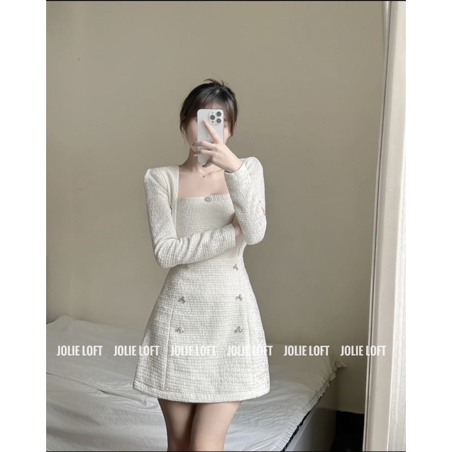 Đầm dạ trắng cổ vuông tay dài đính nơ đá