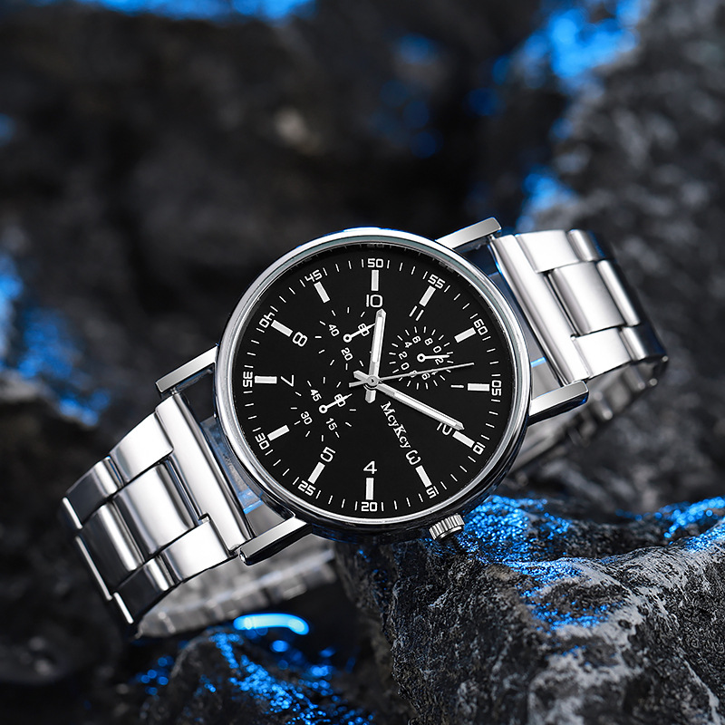 【Factory Store】Cross-border Gift Watch for Men - Stainless Steel Strap Quartz Watch.