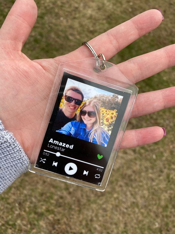 Móc khóa handmade bài hát Spotify theo yêu cầu