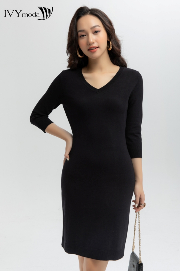 Đầm len body cổ tim IVY moda MS 42P0176