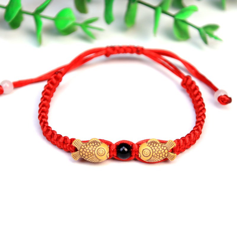 Vòng Tay Chỉ Đỏ Con Cá May Mắn