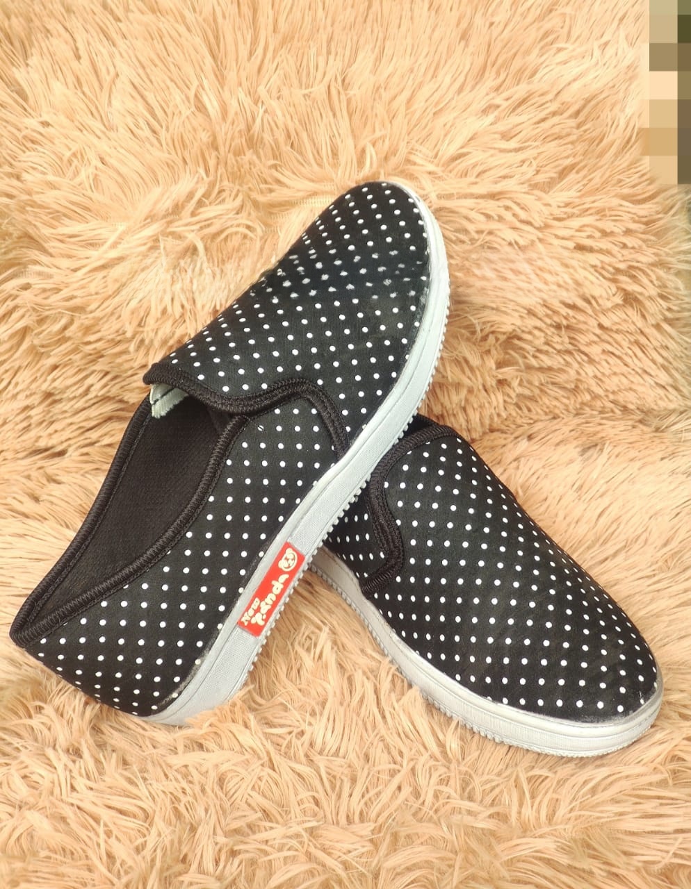 Women's Rubber Winter Sneaker Warm And Comfortable Slip-Resistant Breathable Casual Low-Top Sneakers for Cold Weather