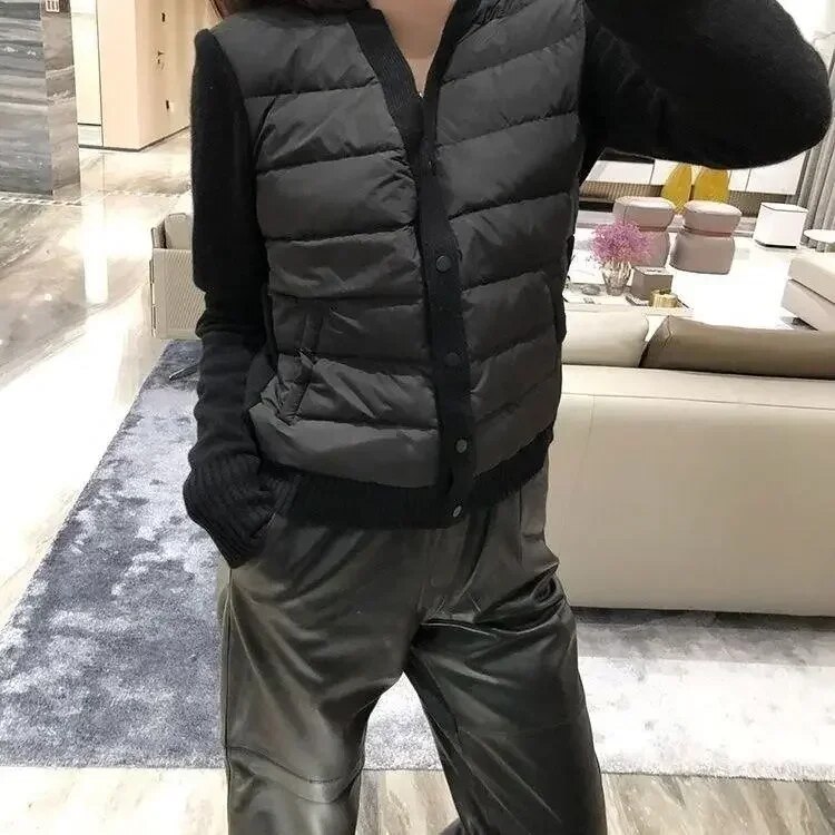 Women's Golf Wear 2023 Autumn Winter Coat Fashion Golf Knit Waistcoat Jacket Warm Tops Korean Ladies V-Neck Golf Wear Clothing
