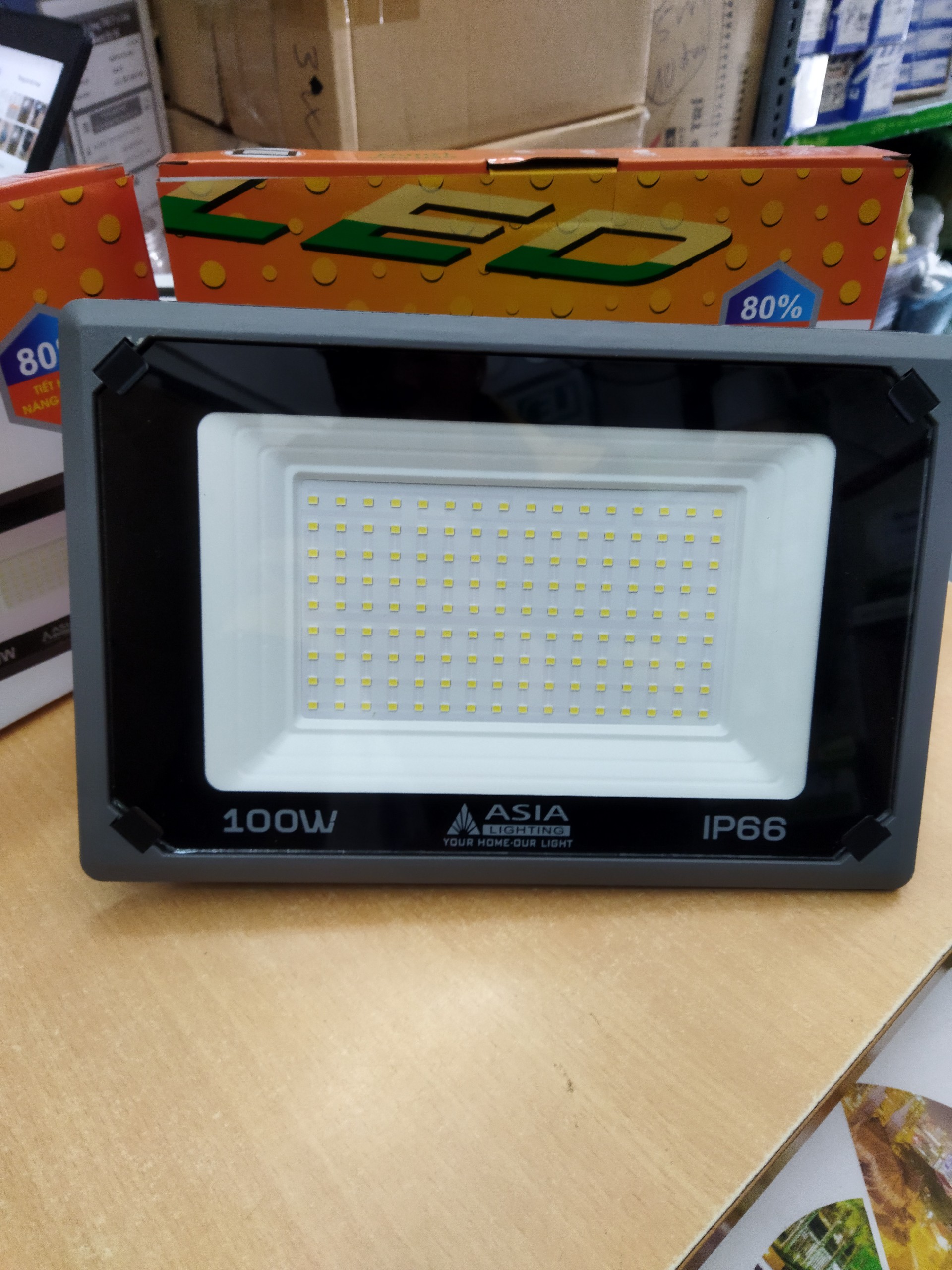 Đèn pha led 100w,150W,200w ánh sáng trắng/vàng Asia