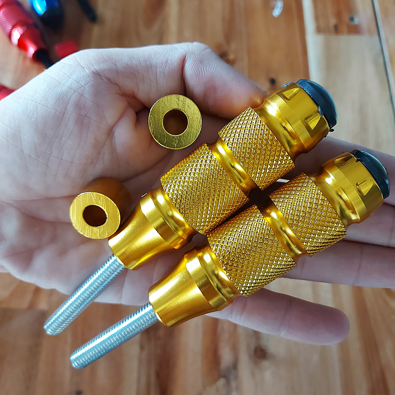 Gù chống đổ kiêm gác chân sau CNC