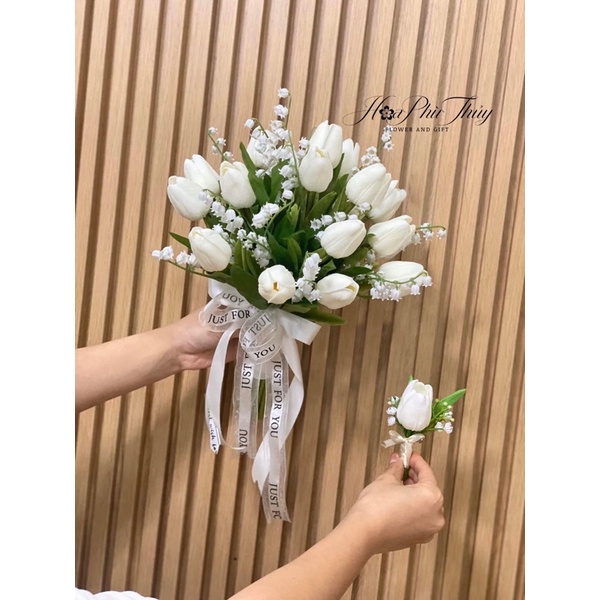 Hoa cưới cầm tay cô dâu bằng lụa cao cấp