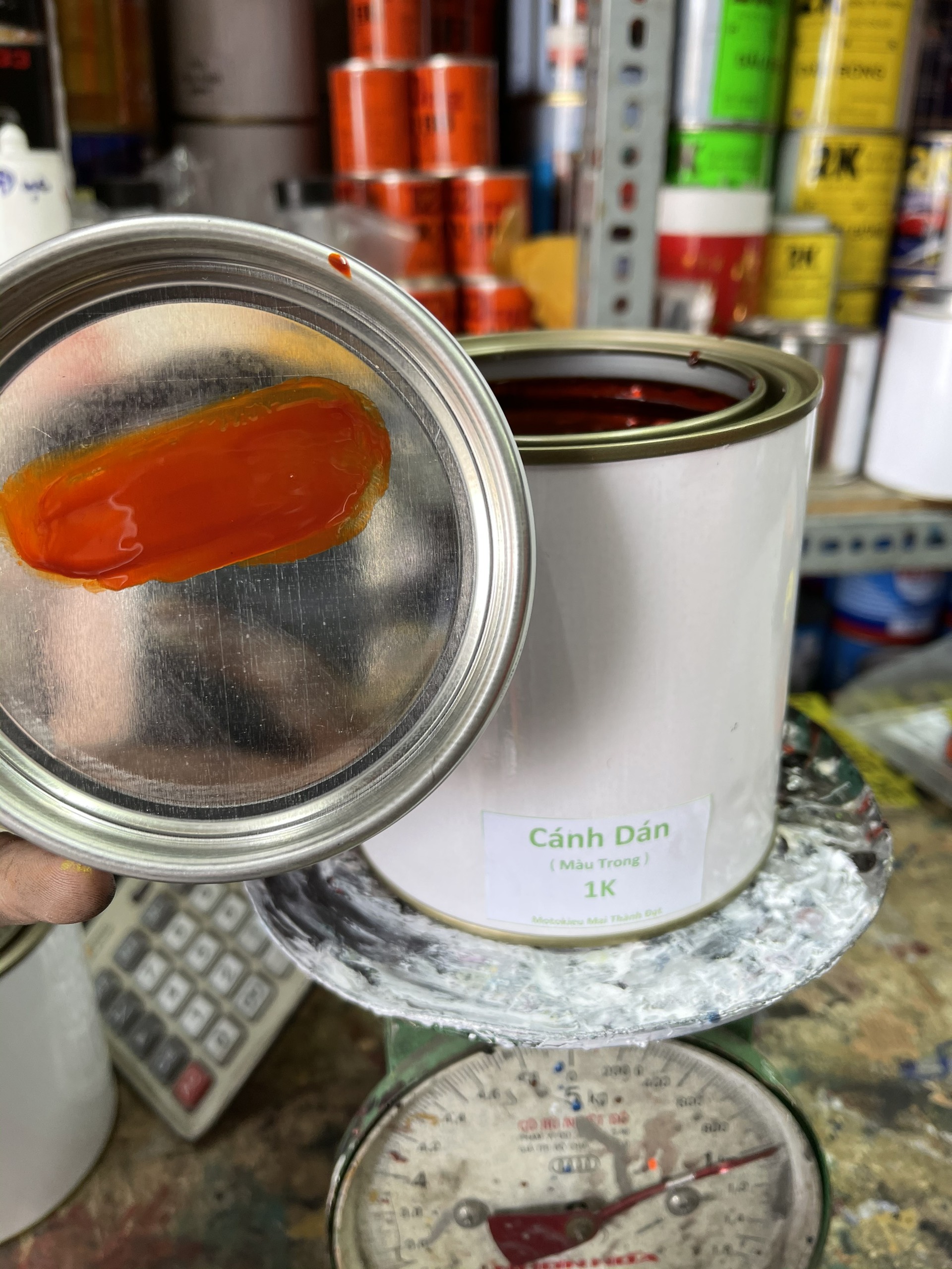 Màu sơn gốc cơ bản dùng để pha màu hệ 1k đóng lon 1kg