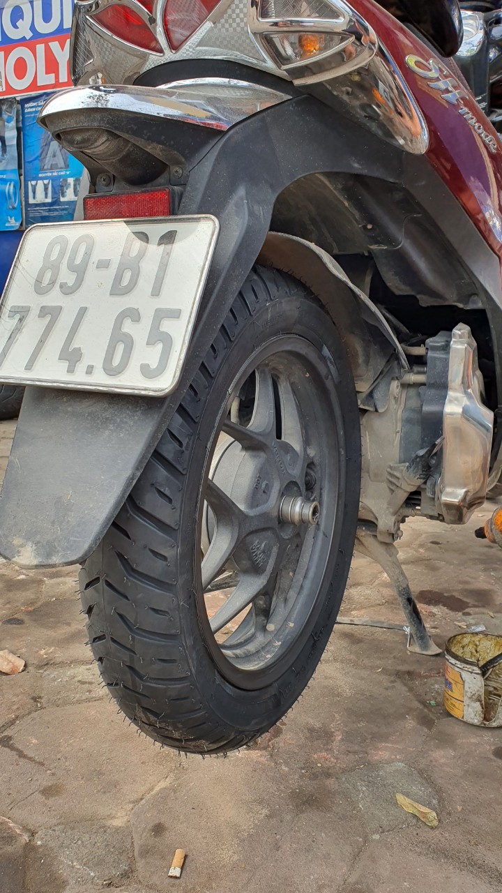 Lốp/vỏ xe máy Michelin 100/90-14 Pilot Street 2