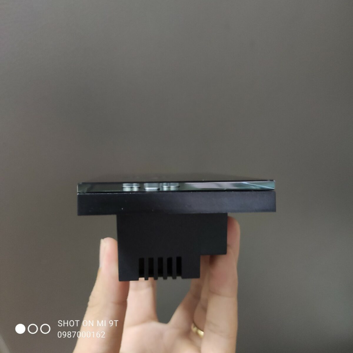 Ổ cắm âm tường thông minh Wifi Tuya