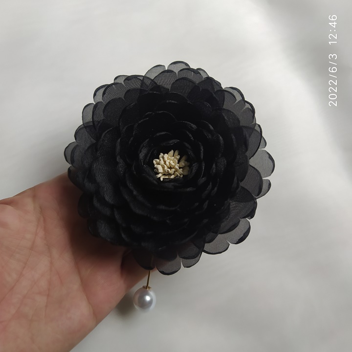 [HCM]Hoa cài áo canto nhụy màu đen
