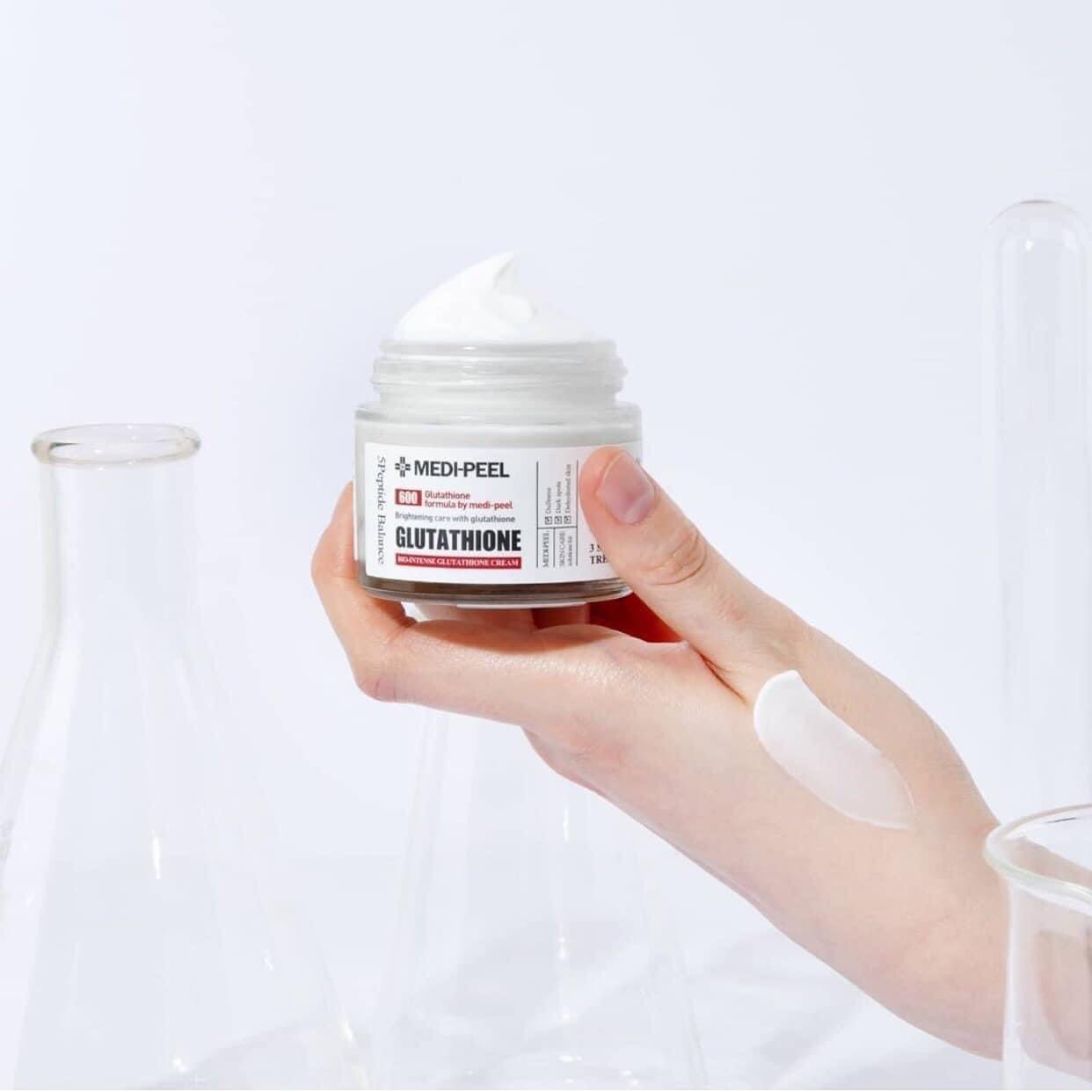 Sét dưỡng trắng MEDI PEEL GLUTATHIONE 600