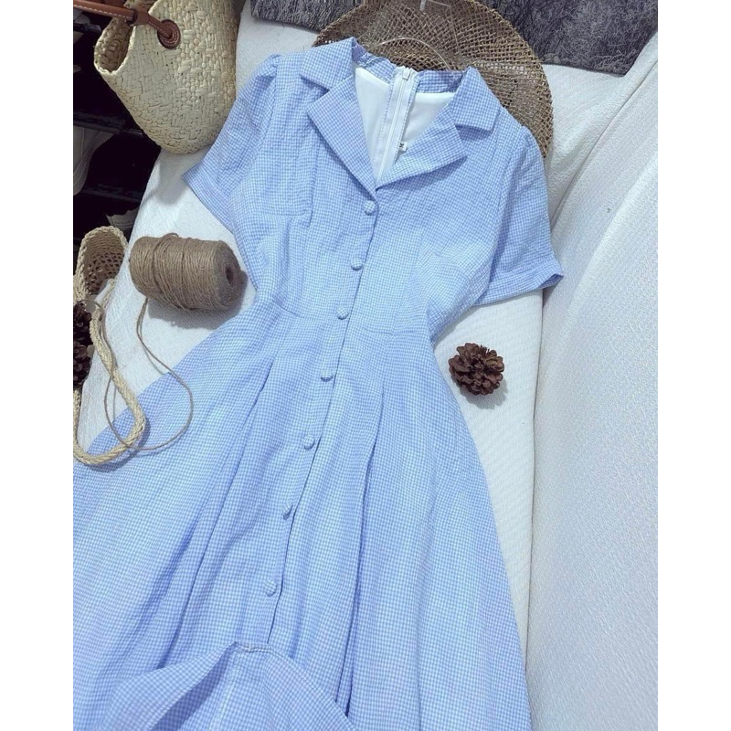 Đầm caro cổ vest nút bọc dáng dài