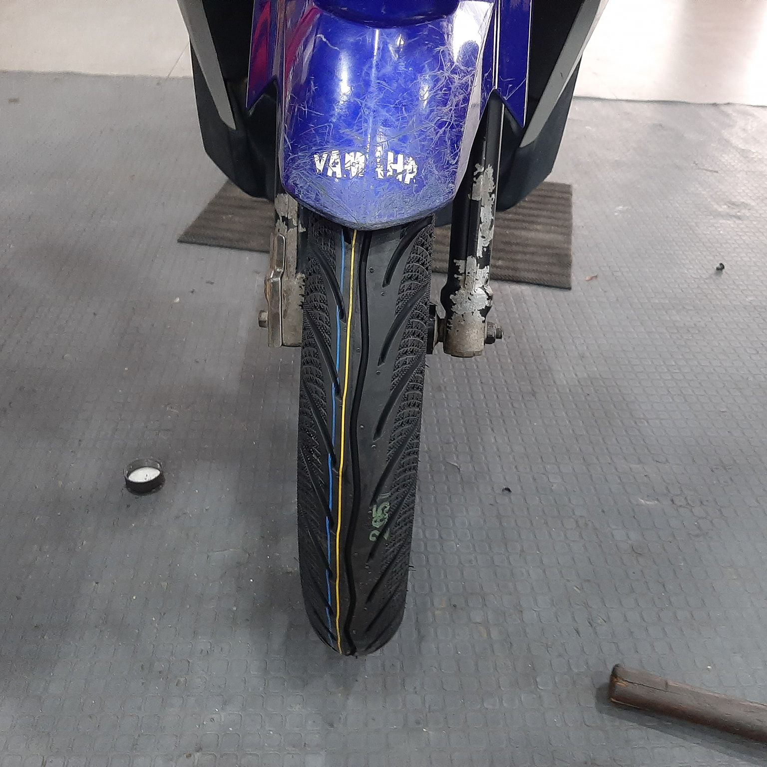 Vỏ Maxxis 70/90-16 với gai kim cương 3D không ruột gắn vừa cho xe Yamaha Nouvo, Suzuki Hayate... (030038)