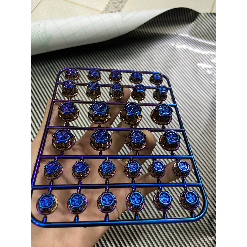 Chụp ốc màu xe máy Titan