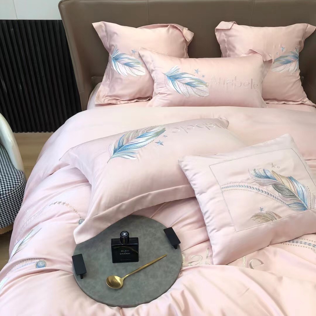 Bộ chăn ga gối Lụa silk thêu lông vũ Alabele
