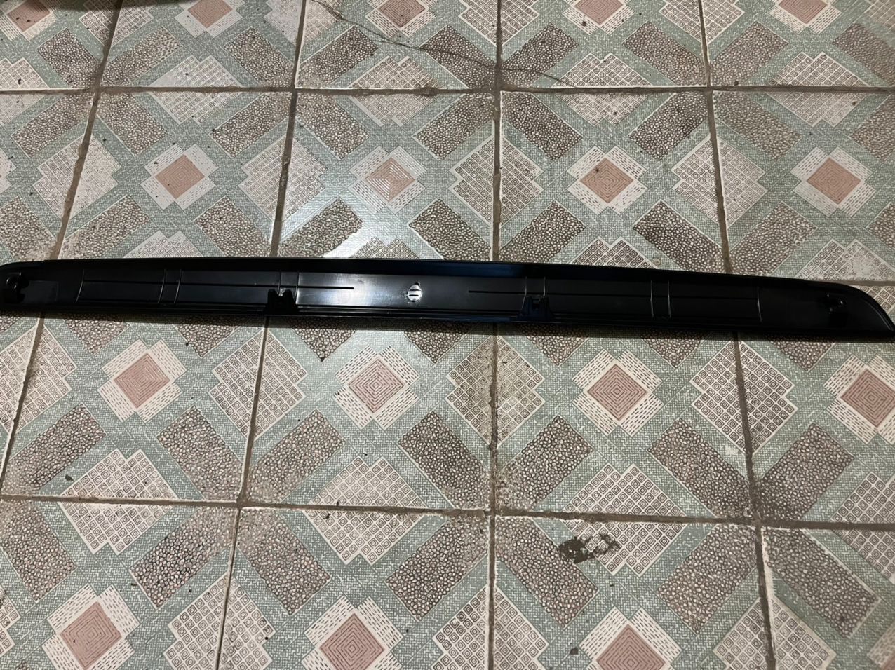 Ốp đèn soi biển số Kenbo KB650