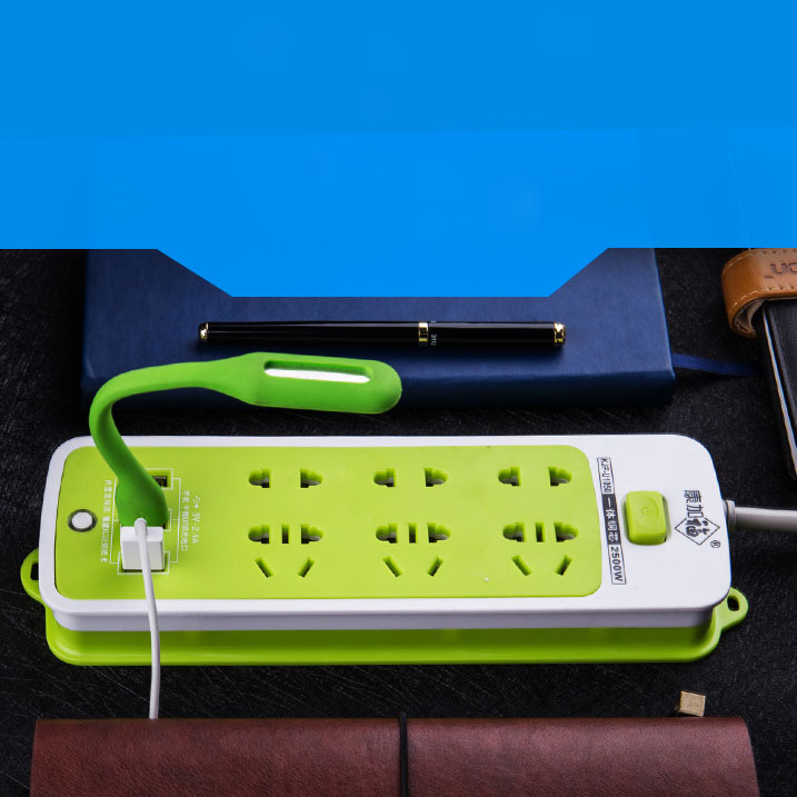 Ổ điện đa năng chống giật với 3 cổng usb, Ổ cắm điện đa năng với 2 cổng cắm USB kiêm đèn ngủ rất tiện lợi, sử dụng được với nhiều thiết bị, nguồn điện ổn định, không gây dò điện, có chân sạc usb, huy linh