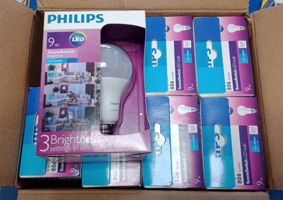 Bóng Đèn Philips LED Scene Switch 3 Cấp Độ Chiếu Sáng 9W 6500K. 3000k