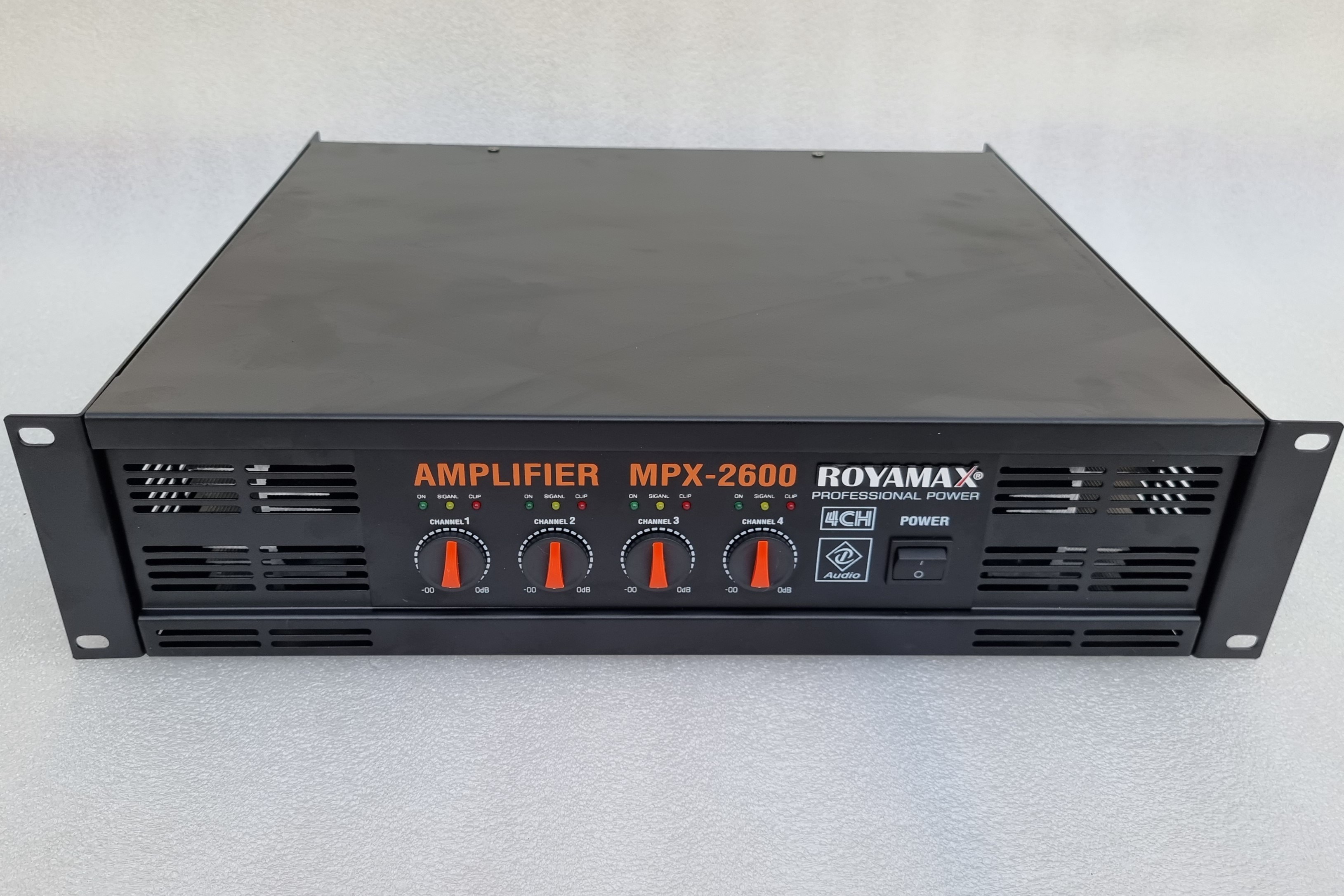 Cục đẩy 4 kênh MPX-2600 ROYAMAX