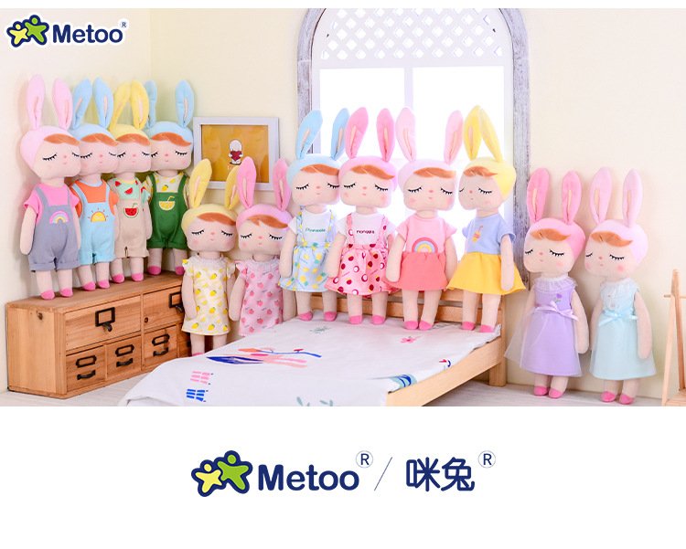 Búp bê Angela Metoo