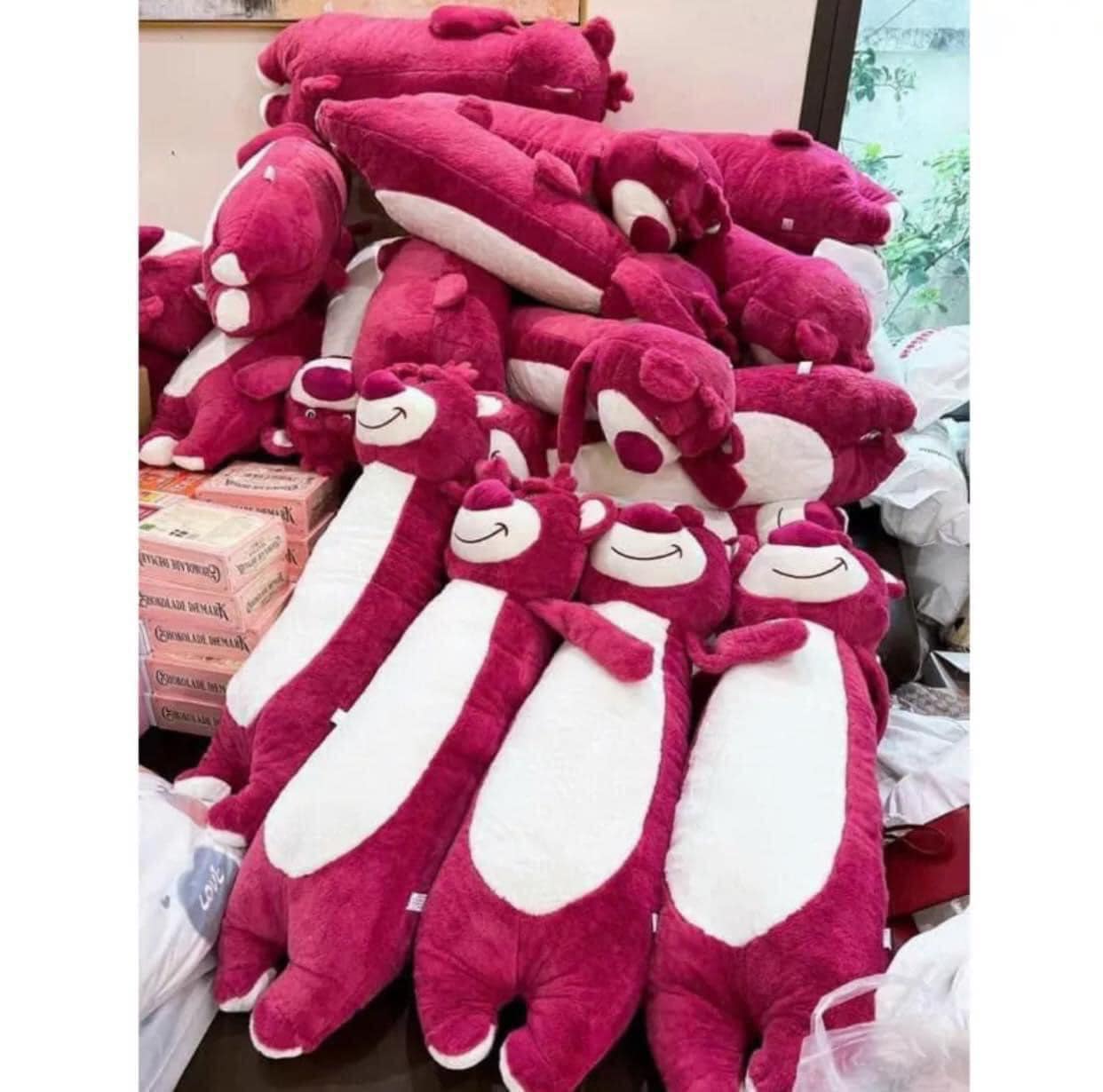 GỐI ÔM HÌNH GẤU DÂU LOTSO ĐỨNG