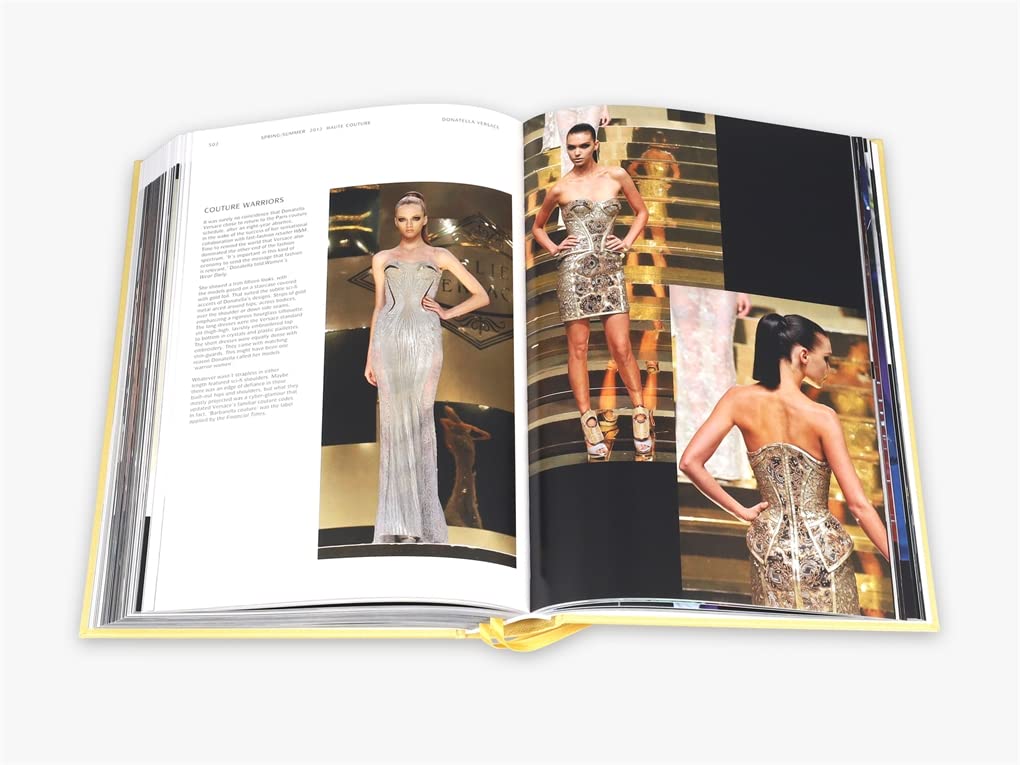 ARTBOOK - Sách Tiếng Anh - Versace Catwalk : The Complete Collections