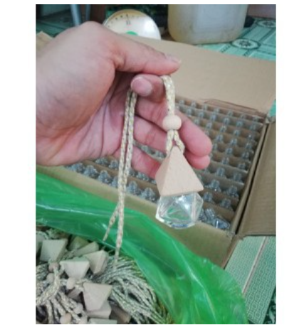 Lọ lục lăng đựng tinh dầu treo xe, treo tủ.