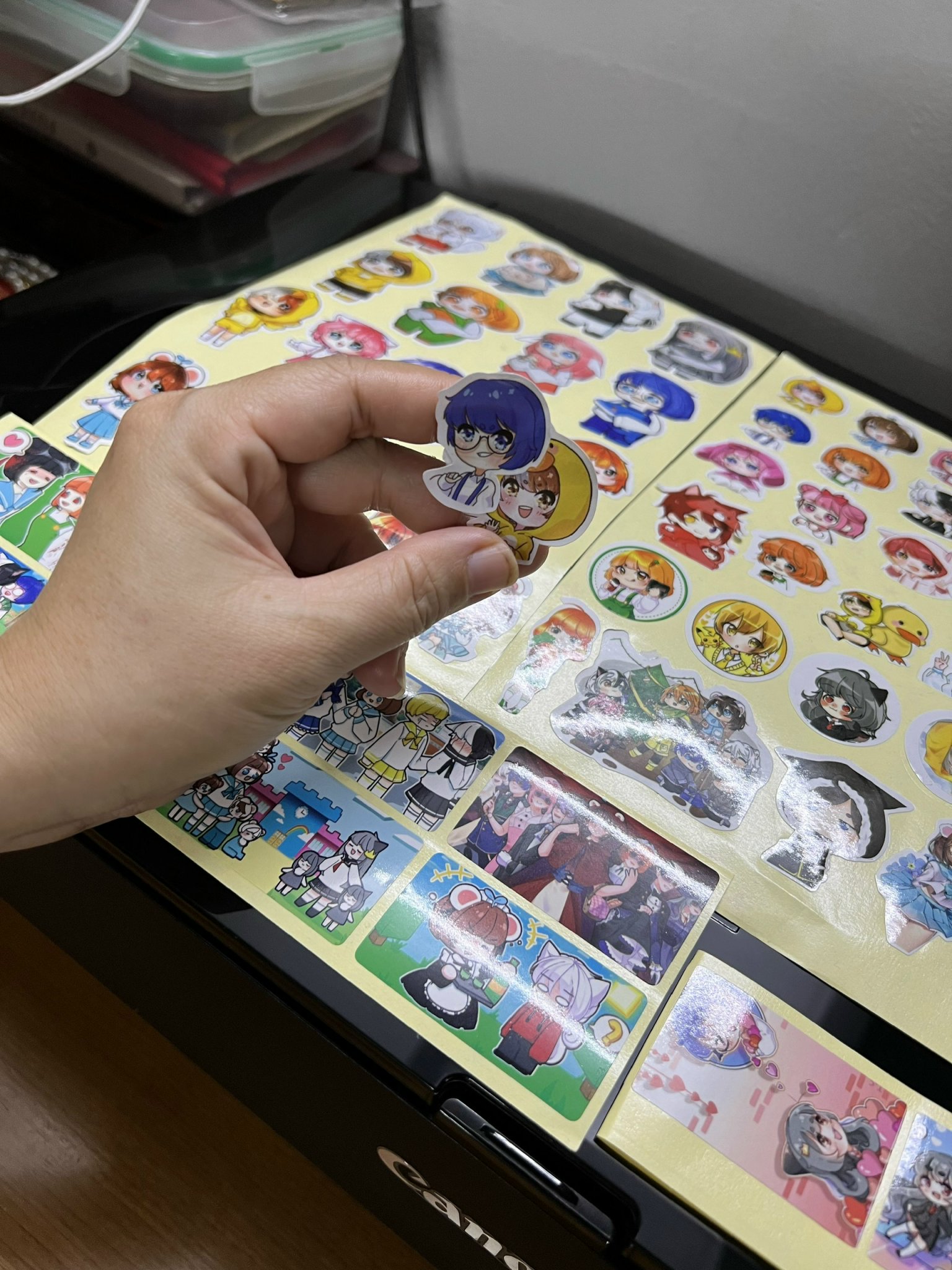 Bộ sticker Hero team 86 miếng dán