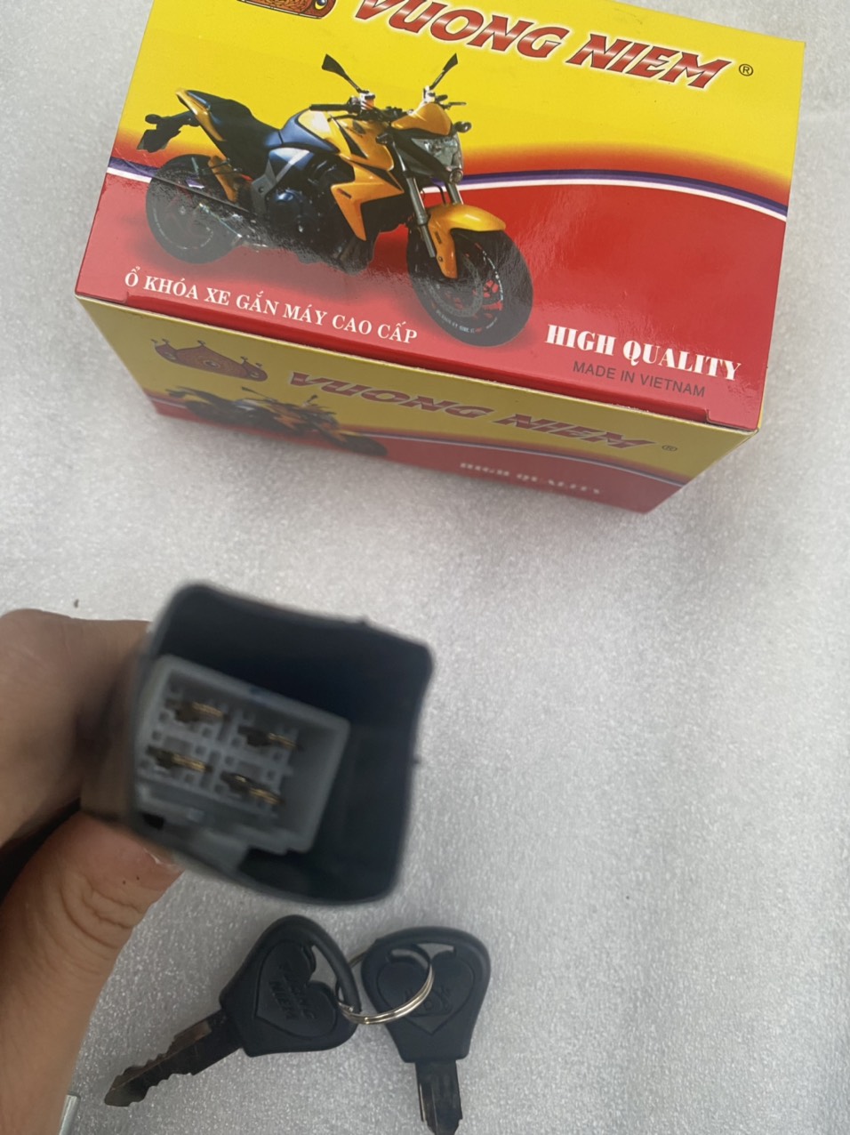 BỘ Ổ KHOÁ XE MAX 3 TRUNG QUỐC ( KHOÁ MÁY DƯỚI CỐP )