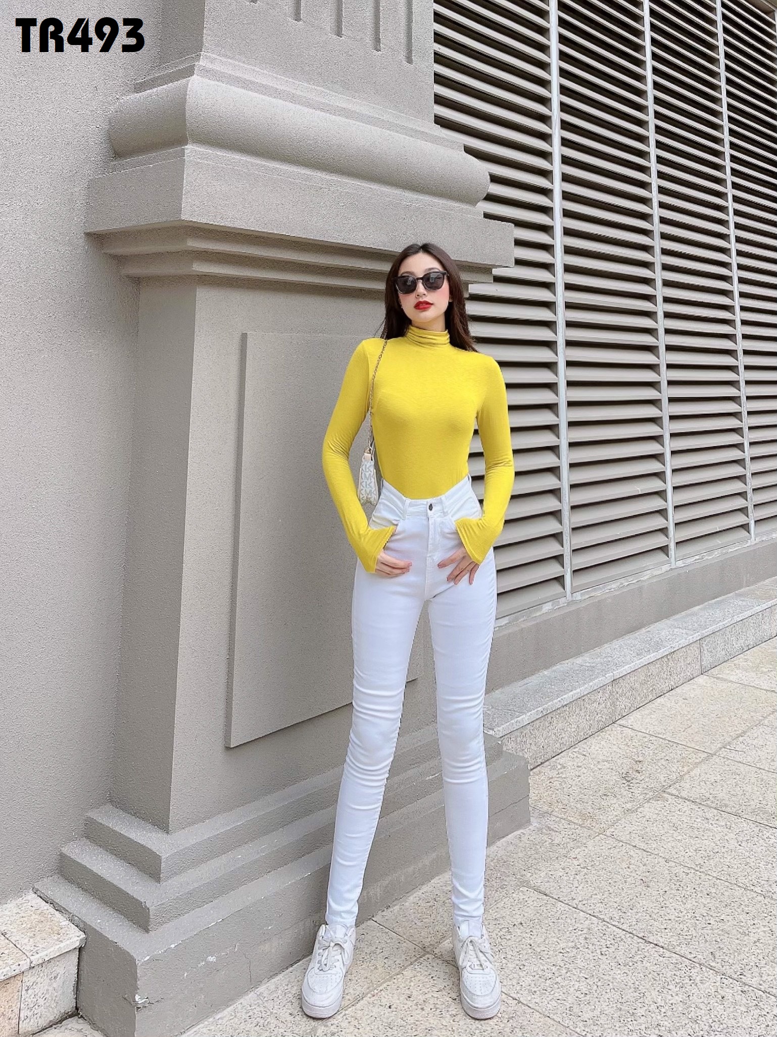 Quần jean nữ màu trắng ôm TR493