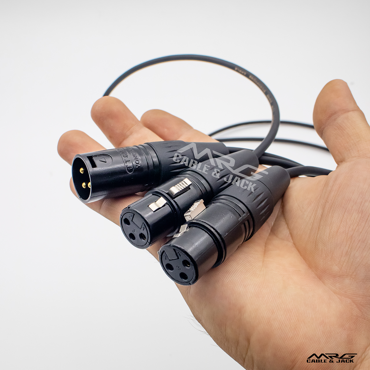 Dây canon đực ra 2 đầu canon cái.