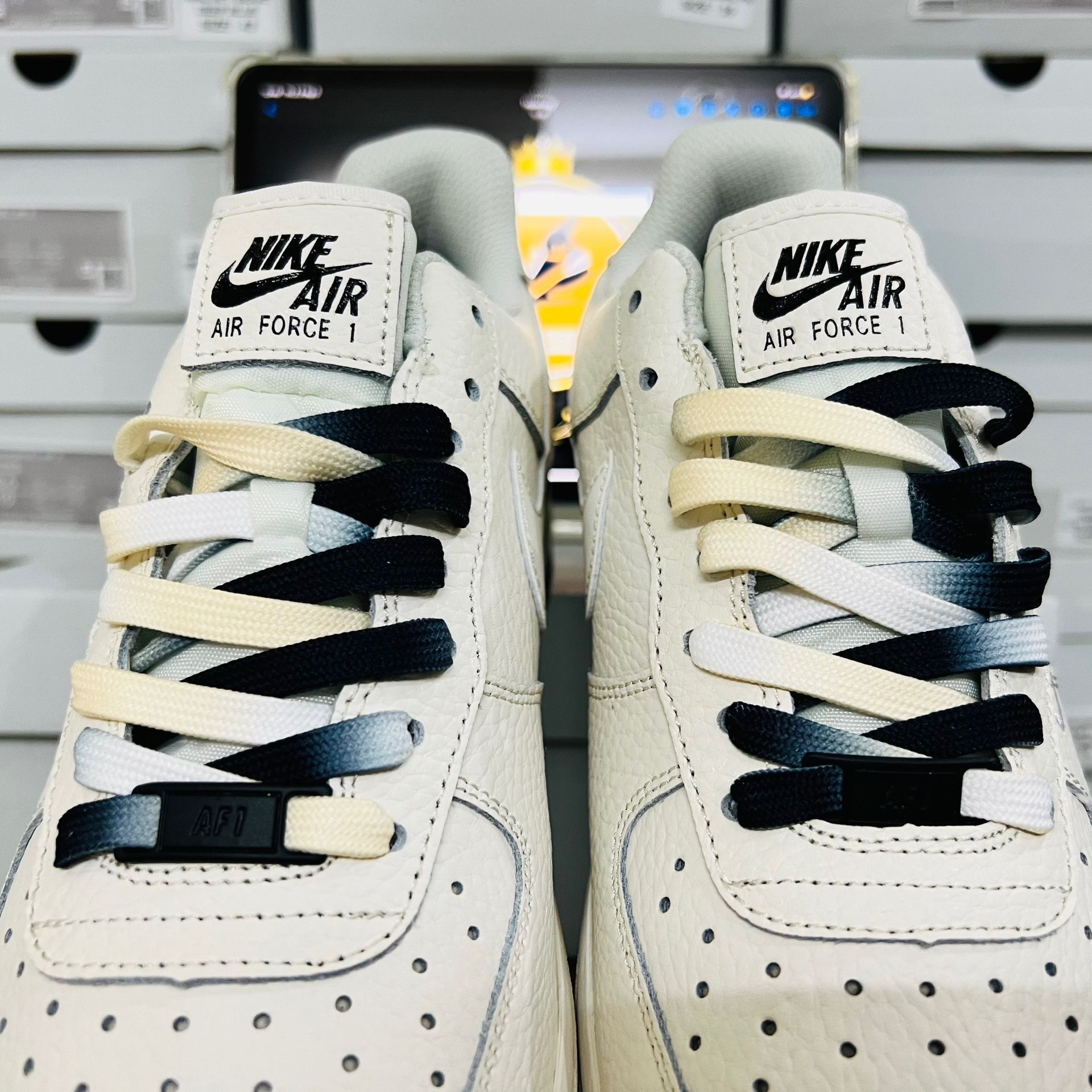 HÀNG CAO CẤP GIÀY THỂ THAO AIR FORCE 1 LOW BROOKLYN ( DÂY VÀ ĐẾ ÂM DƯƠNG)