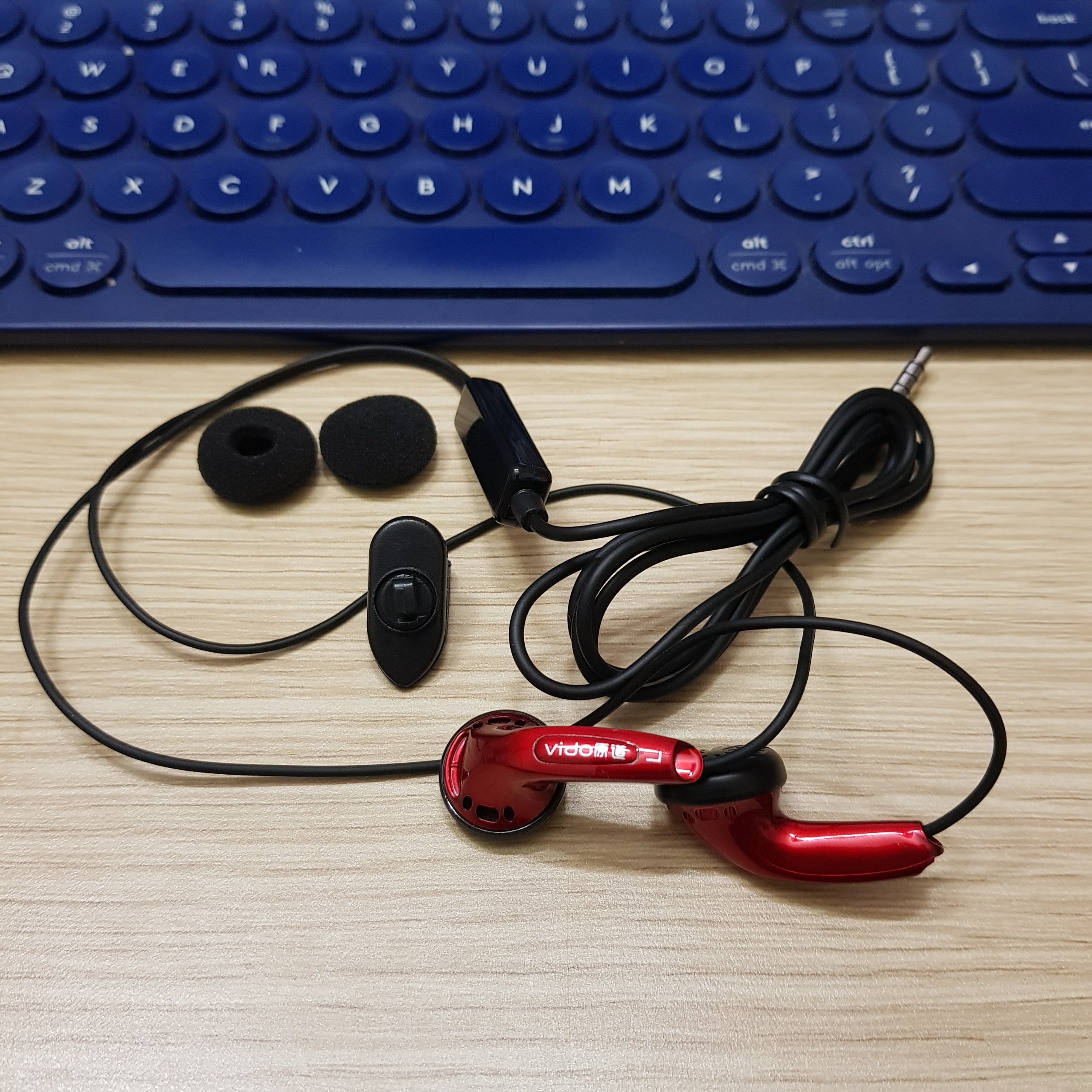 Earphone earbud Vido earphones quiet and or extremely