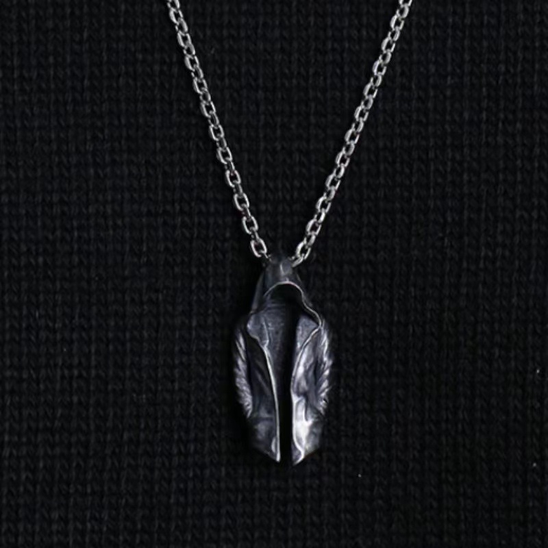 Alloy Dark Style Assassin Cape Trash Coat Pendant Retro Punk Necklace Men's Fashionable Hanging for Boyfriend.