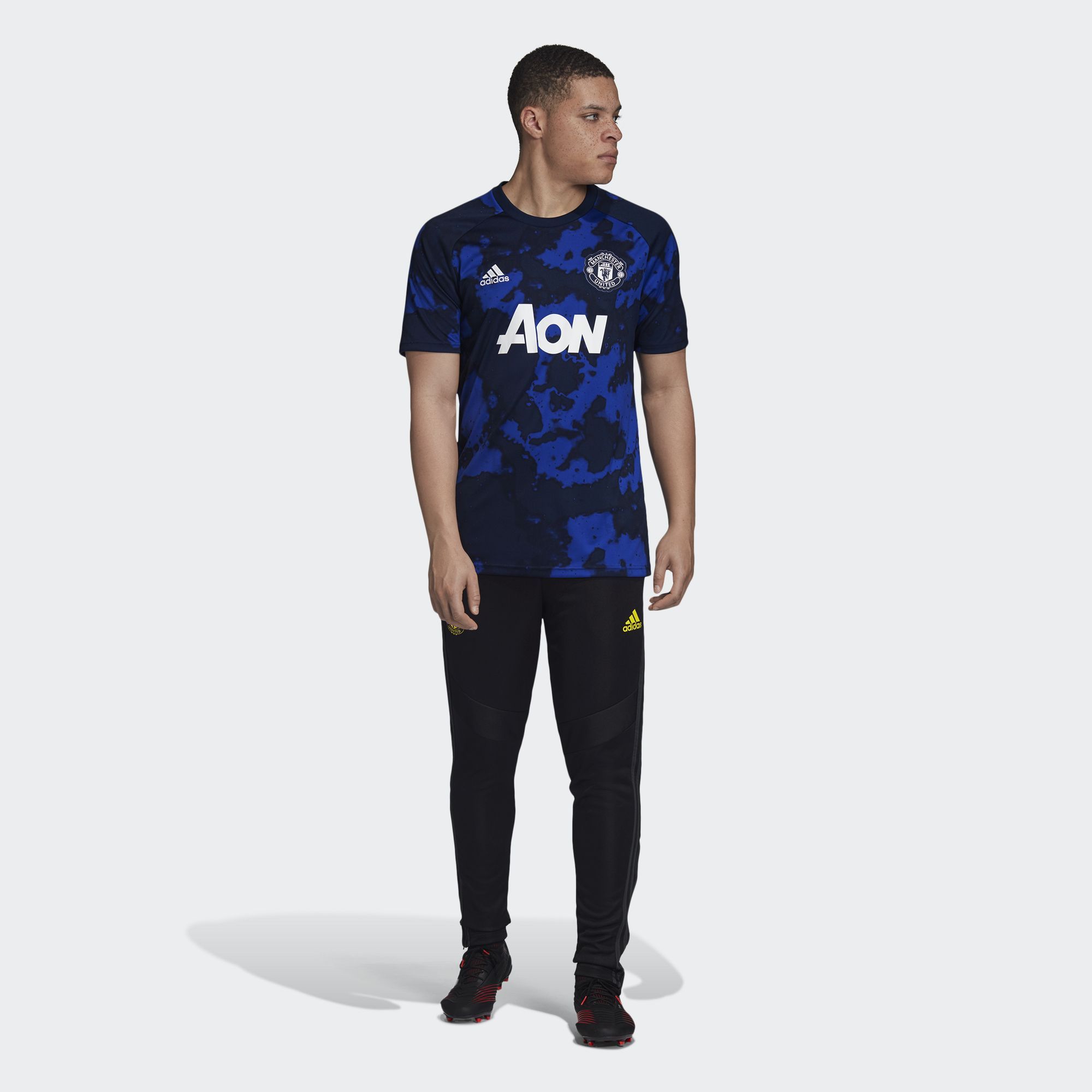 manchester united pre match jersey