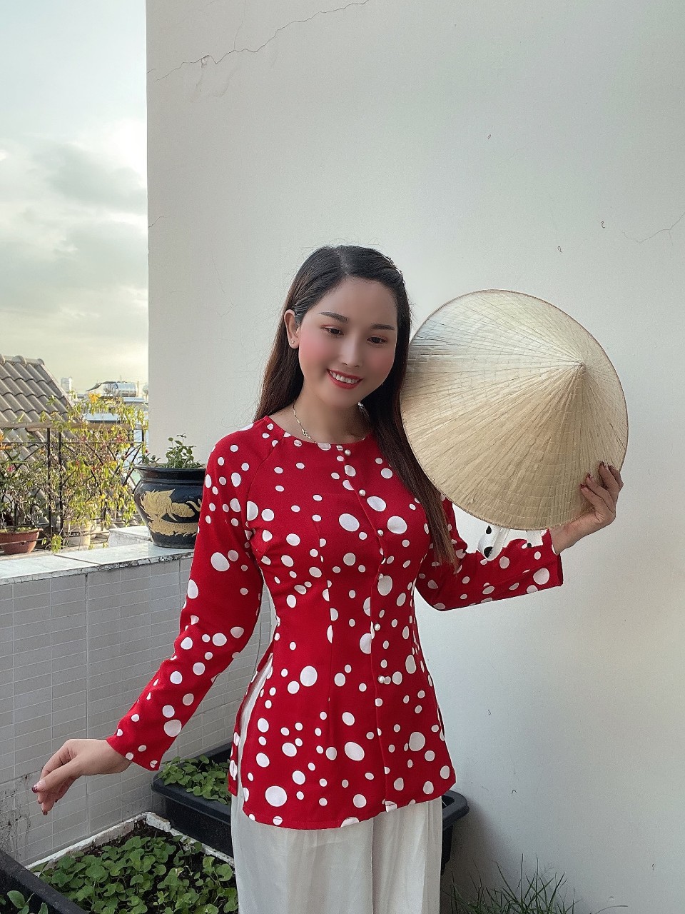 BÀ BA LỤA CHẤM BI CỔ TRÒN ĐẸP